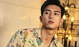 今日吃瓜男明星是谁啊,揭秘娱乐圈新瓜，这位男明星成热议话题！